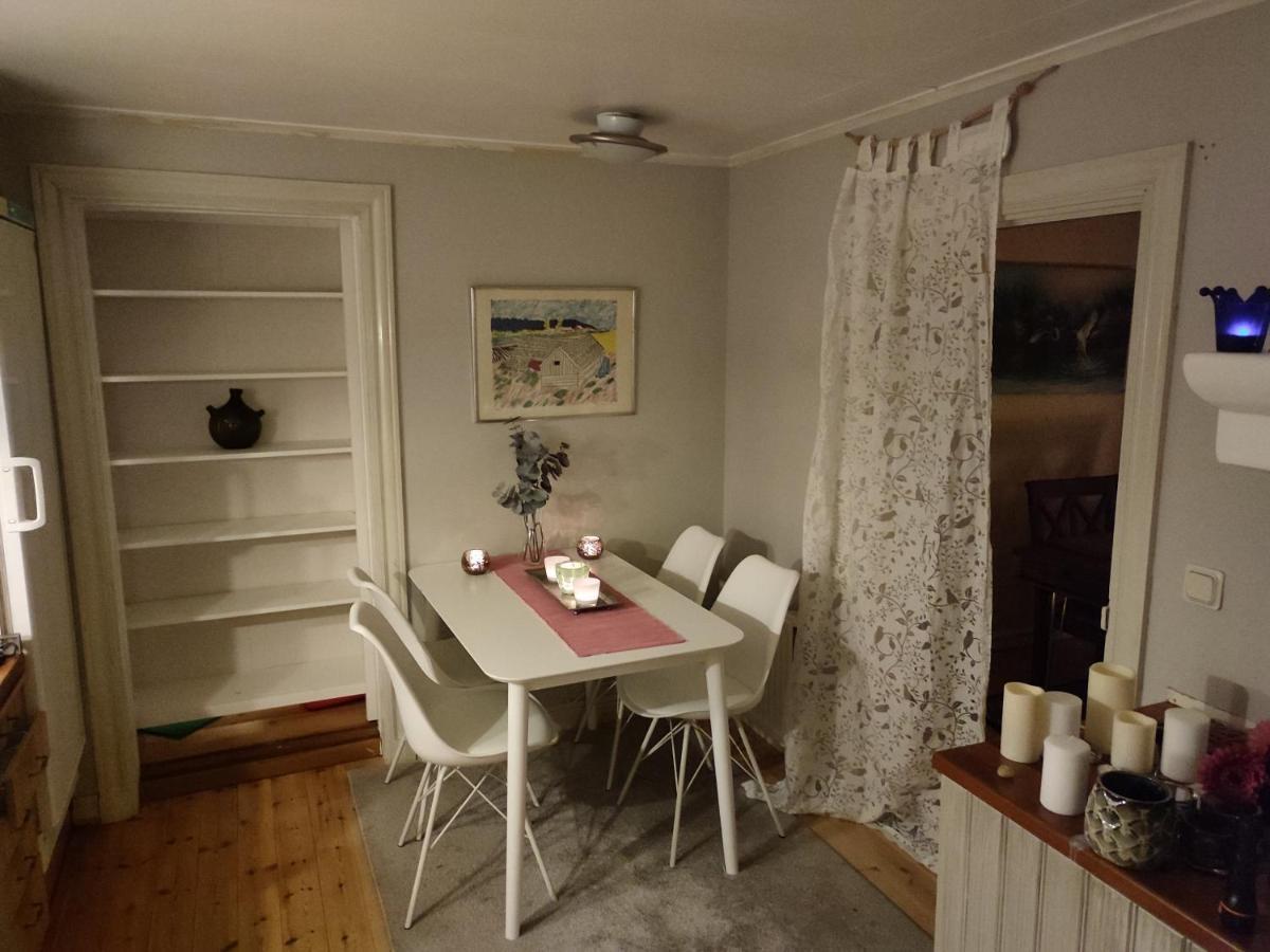 Den Unika Sekelskiftsvaningen. Apartman Norrtälje Kültér fotó