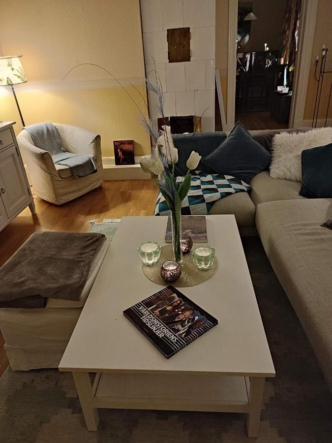 Den Unika Sekelskiftsvaningen. Apartman Norrtälje Kültér fotó